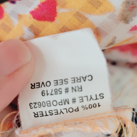 Notations floral utility button down size large - Picture 6 of 6